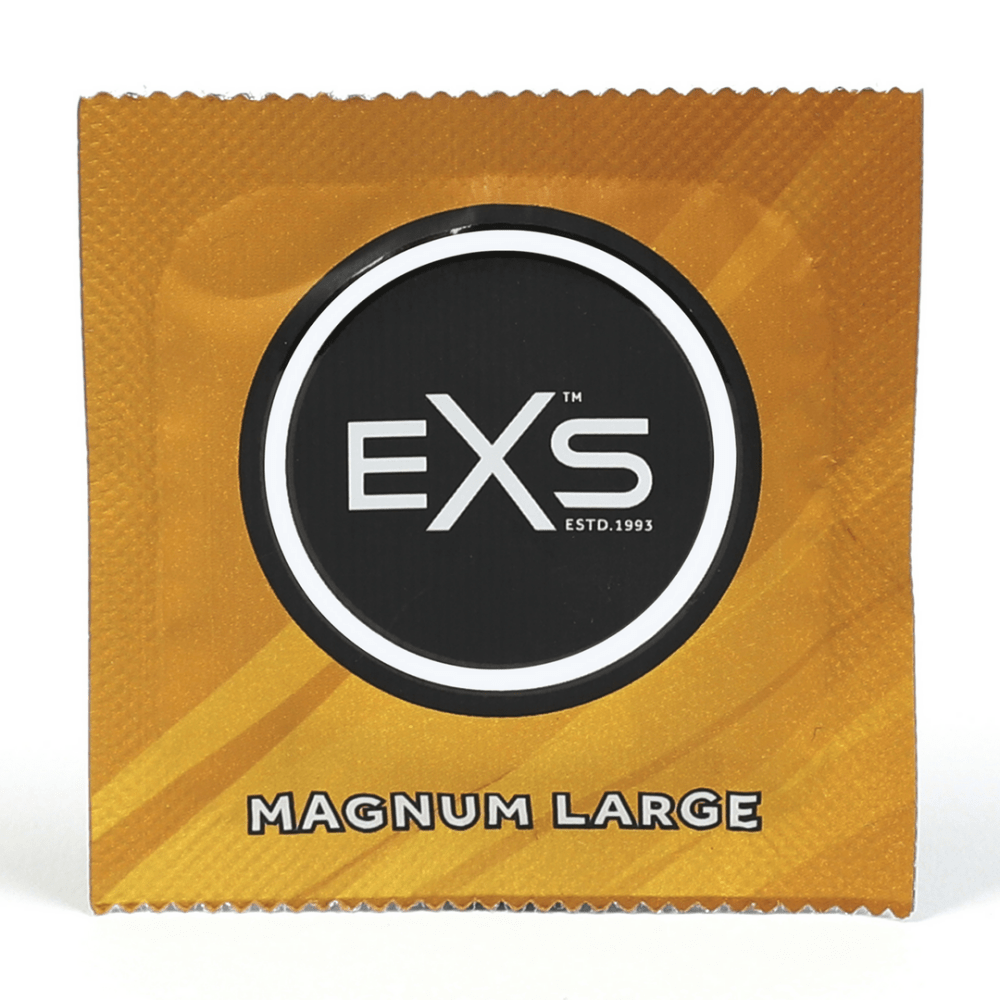 Goudkleurige EXS Magnum condomverpakking met rond zwart logo en witte producttekst aan de voorkant