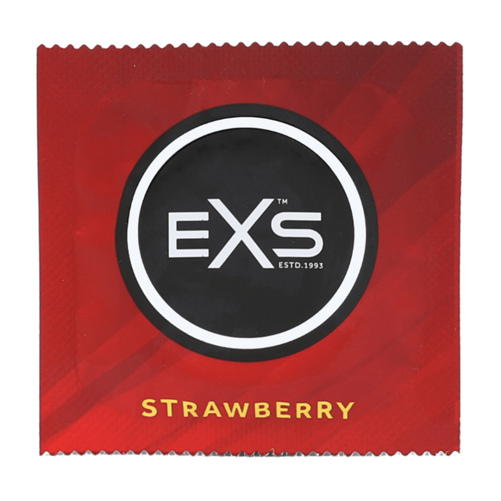 Rood EXS Strawberry condoomzakje met centraal EXS-logo en aardbeiensmaak aanduiding op de voorkant