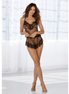 Dreamgirl kanten camisole set zwart maat XL, pose op model met halterhalslijn en short met elastische taille