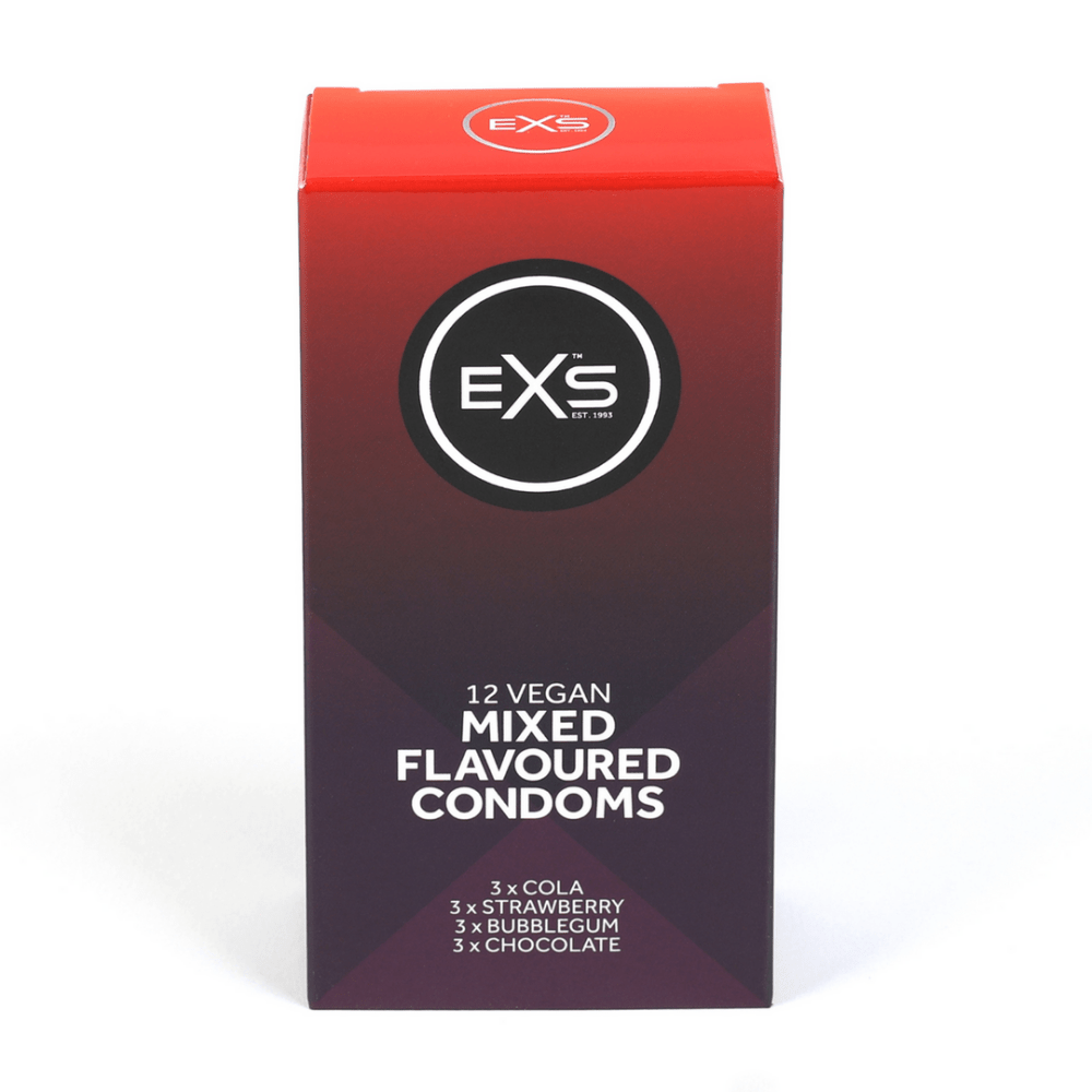 EXS Mixed Flavoured condooms in roodpaarse doos, staand gefotografeerd op een witte achtergrond