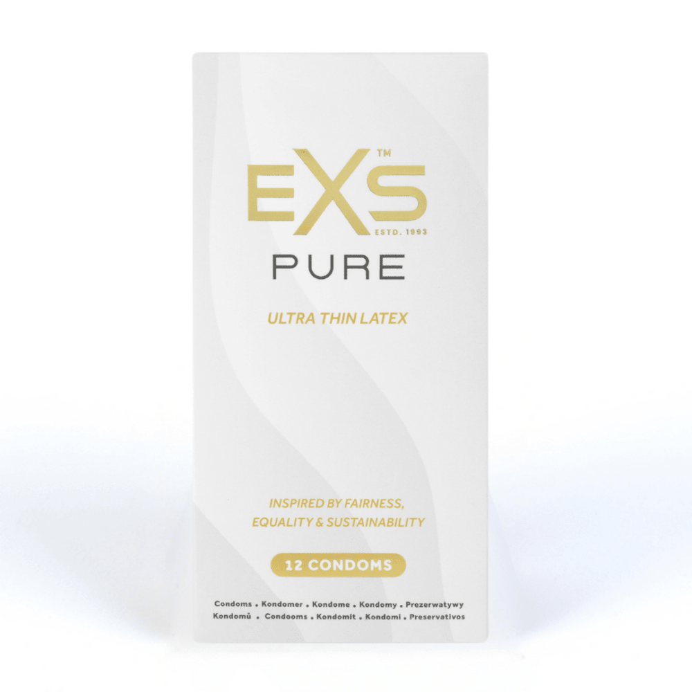 EXS Pure ultra dunne condooms 12 stuks in wit doosje met gouden logo, recht op lichte achtergrond