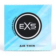 EXS Air Thin condoomfolie in lichtblauwe verpakking met rond logo en subtiele diagonale lijnen