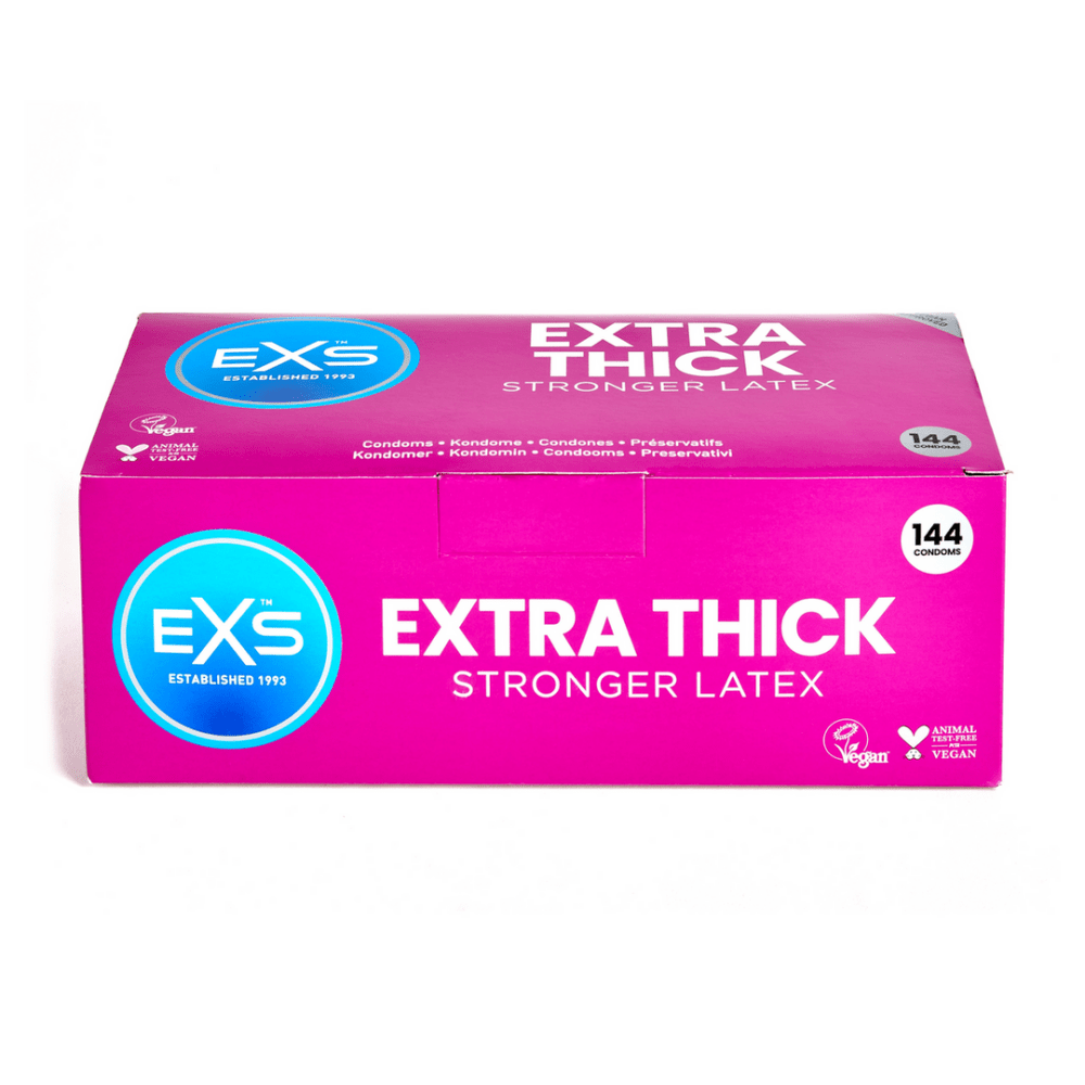 Roze EXS Extra Thick condooms doosje, liggend op witte achtergrond met duidelijke merkverpakking