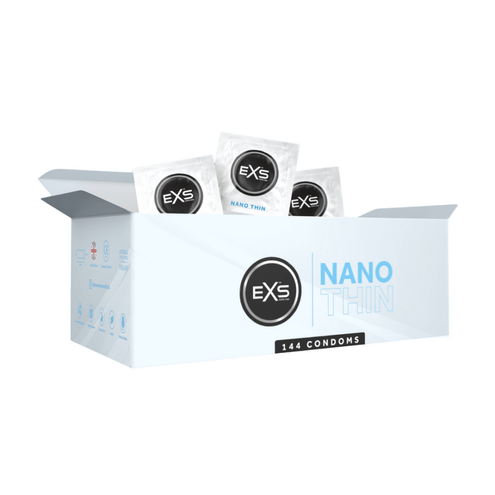 EXS Nano Thin condooms 53 mm in witte dispenserdoos met losse zakjes zichtbaar op lichte achtergrond