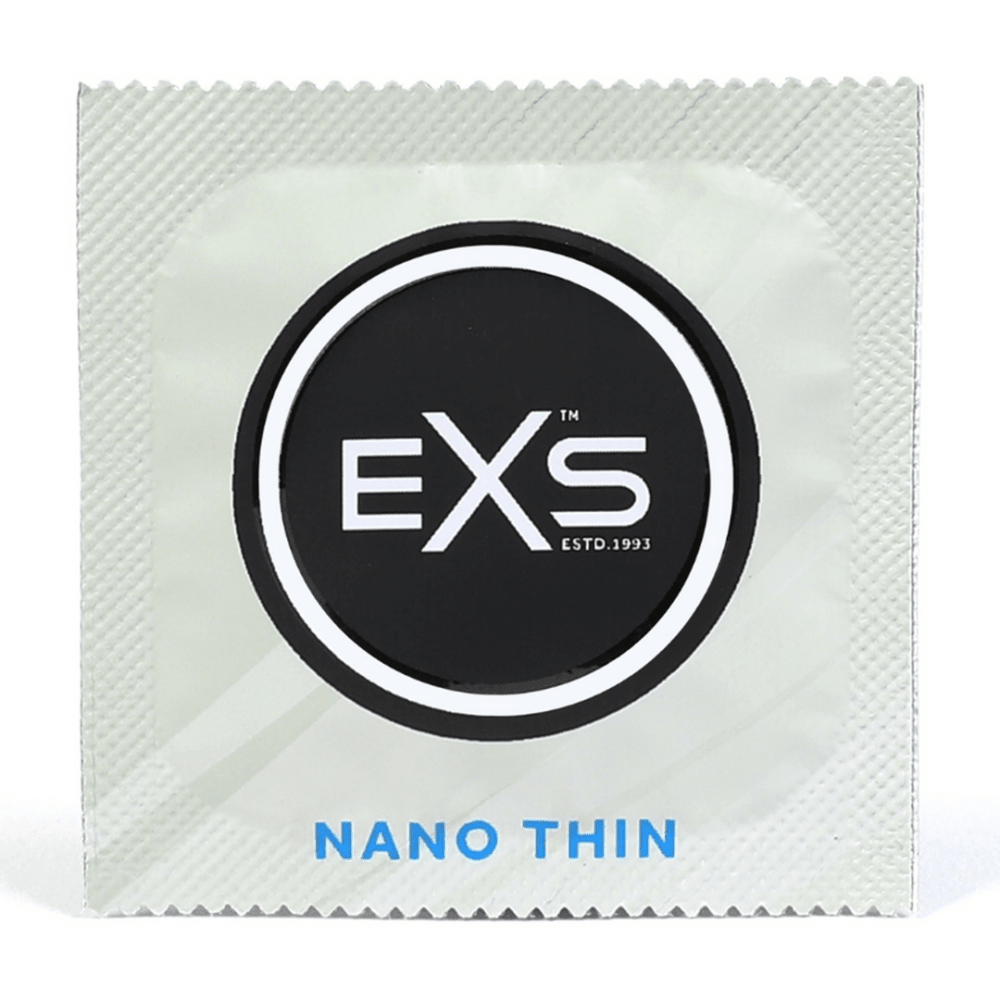 EXS Nano Thin condoomverpakking in zilverwit zakje met zwart EXS-logo en blauwe naamdetails