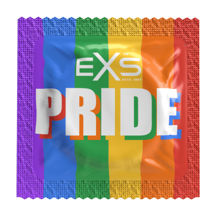 EXS Pride condoomverpakking met verticale regenboogstrepen en grote Pride tekst op witte achtergrond