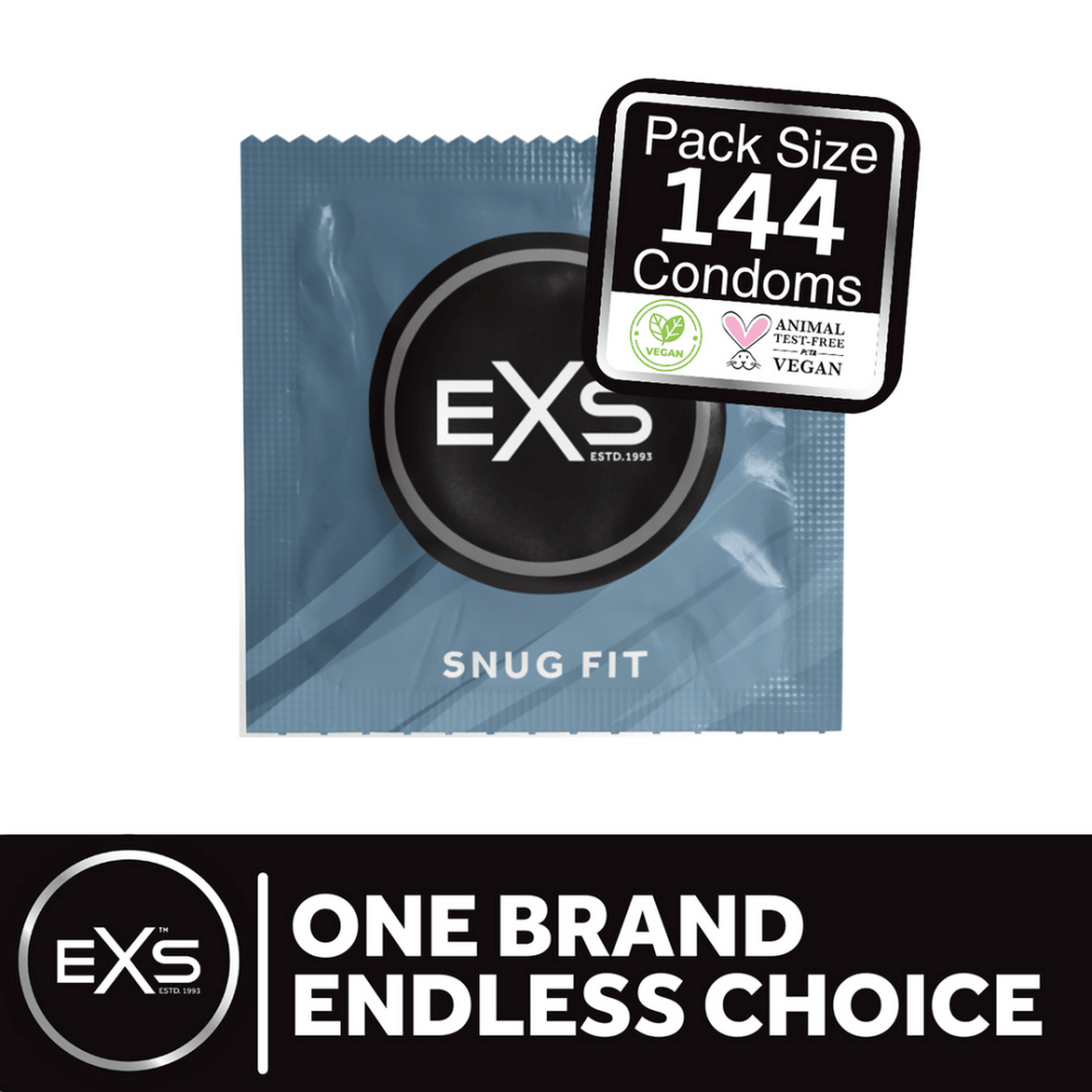 EXS Snug Fit condooms 49 mm met zwarte 144 stuks verpakking en merkbanner op witte achtergrond