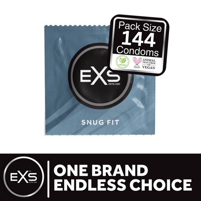 EXS Snug Fit condooms 49 mm met zwarte 144 stuks verpakking en merkbanner op witte achtergrond