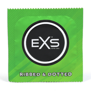 Losse groene EXS Ribbed & Dotted condoomverpakking met duidelijke merkbadge