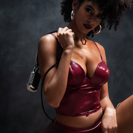Mapale Twee Delige Bustier Set - Maat L - Glanzend Wijnrood. sexy en zwoel
