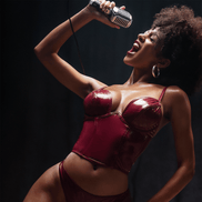 Mapale Twee-delige Bustier Set - Maat S - Glanzend Wijnrood. schreeuwen