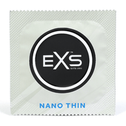 Losse EXS Nano Thin condoomverpakking in witte folie met ronde zwarte merkbadge