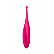 Satisfyer Curvy Trinity 4 clitoris stimulator in felroze, slank druppelvormig ontwerp op witte studioachtergrond