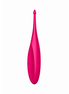 Satisfyer Curvy Trinity 4 clitoris stimulator in felroze, slank druppelvormig ontwerp op witte studioachtergrond