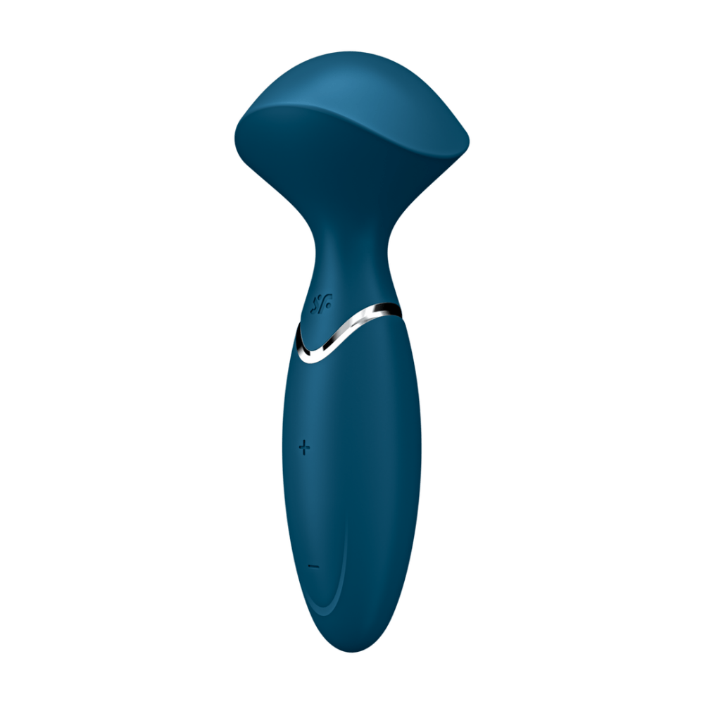 Satisfyer Mini Wand-er wand vibrator blauw, achteraanzicht van de compacte wand met bolle kop en smalle grip, studio wit