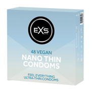 EXS Nano Thin Condooms 48 stuks 53 mm, lichtgrijsblauwe doos met zwart EXS-logo in een strakke studio-opmaak