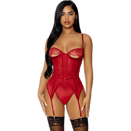 Forplay rode teddy met peek a boo details en jarretelband maat S gedragen op model met sensuele lingerie look