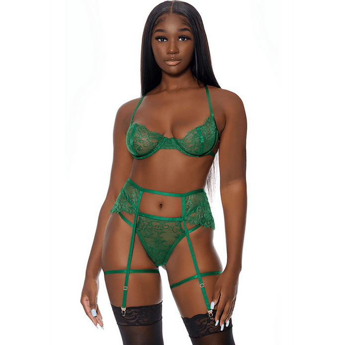 Model in Forplay Blooming Season set groen, kanten beugelbh met strappy bandjes en jarretelgordel, maat L
