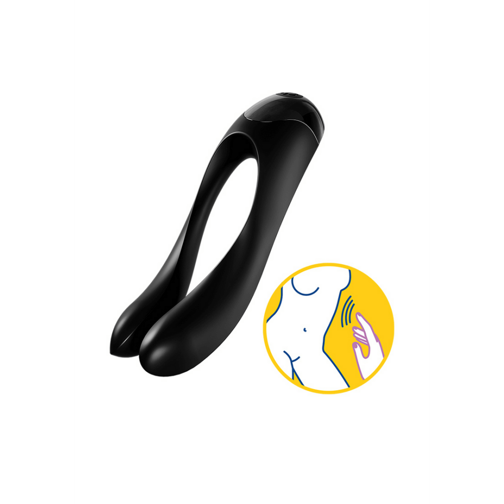 Satisfyer Candy Cane vingervibrator zwart, set met magnetische USB oplaadkabel, accessoirefoto op wit