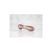 Satisfyer Pro 2 Air Pulse stimulator lichtgoud, set met USB oplaadkabel, accessoire foto op witte achtergrond