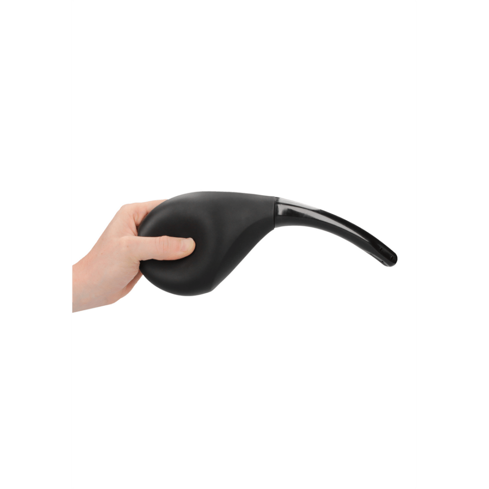 Ouch PVC douche in gebruik, flexibel ontwerp voor eenvoudig en comfortabel reinigen