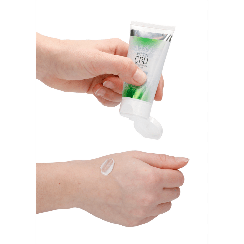 Pharmquests CBD Masturbeer Crème voor Hem 50 ml, tube in hand