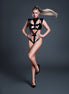 Allure Savage XXX bodysuit latex-look zwart maat L, vooraanzicht in pose met armen omhoog