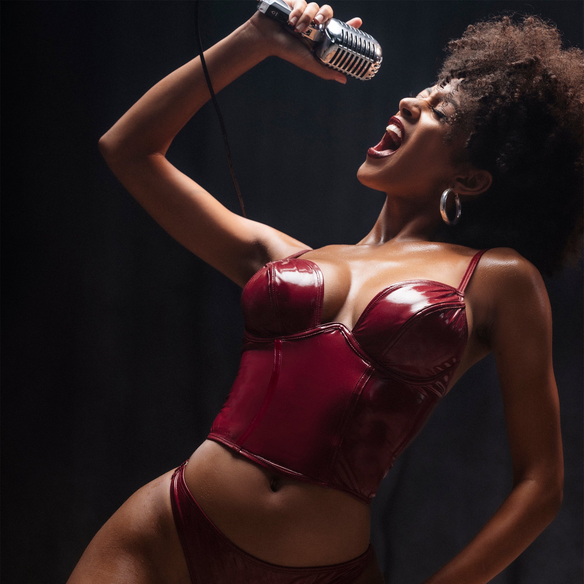 Mapale Twee-delige Bustier Set - Maat XL - Glanzend Wijnrood. zingen 