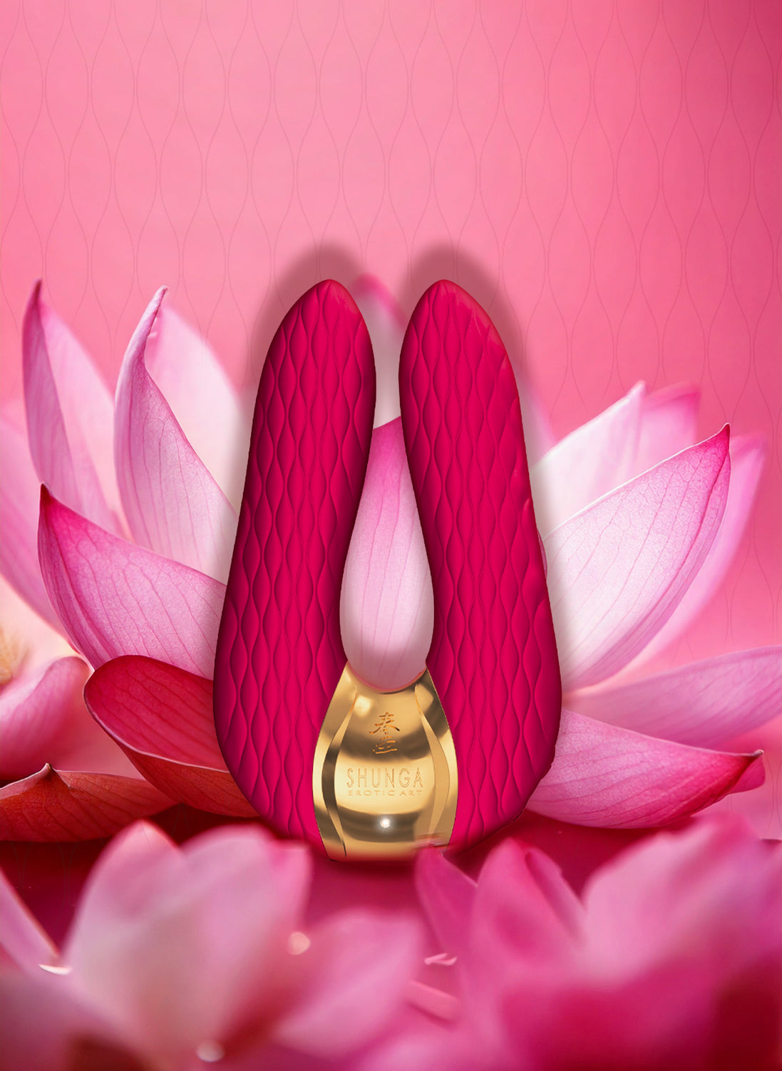 Aiko de nieuwe lijn van Shunga met een mooie roze achtergrond van blaadjes