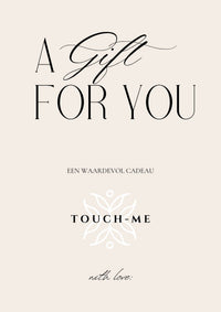 Minimalistische Touch-Me cadeaubon met de tekst A Gift For You op een zachte beige achtergrond
