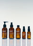 Aia Family Bundle met glijmiddel, massageolie, gels en toy cleaner in vijf glazen flessen samen
