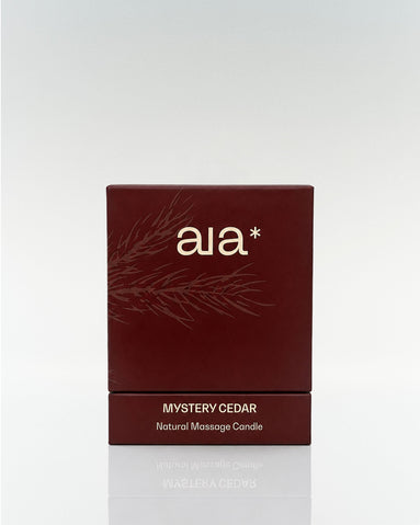 Aia massagekaars Mystery Cedar in luxe verpakking, smelt tot warme verzorgende massageolie