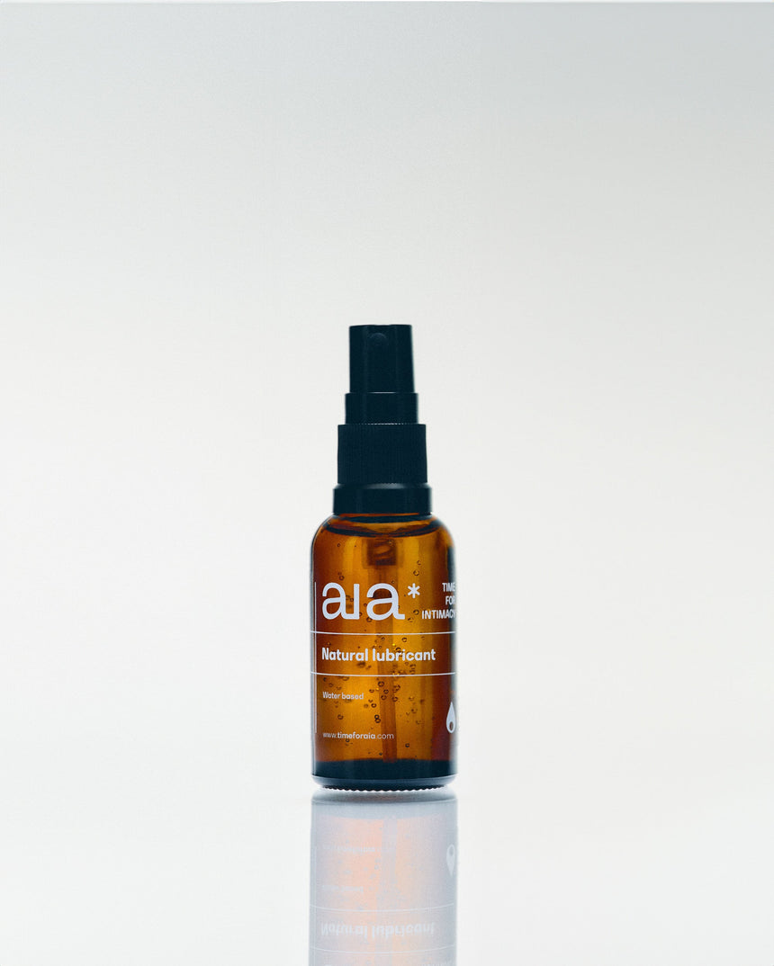 Aia natuurlijk glijmiddel op waterbasis 30 ml in compact glazen reisflesje voor onderweg en thuis