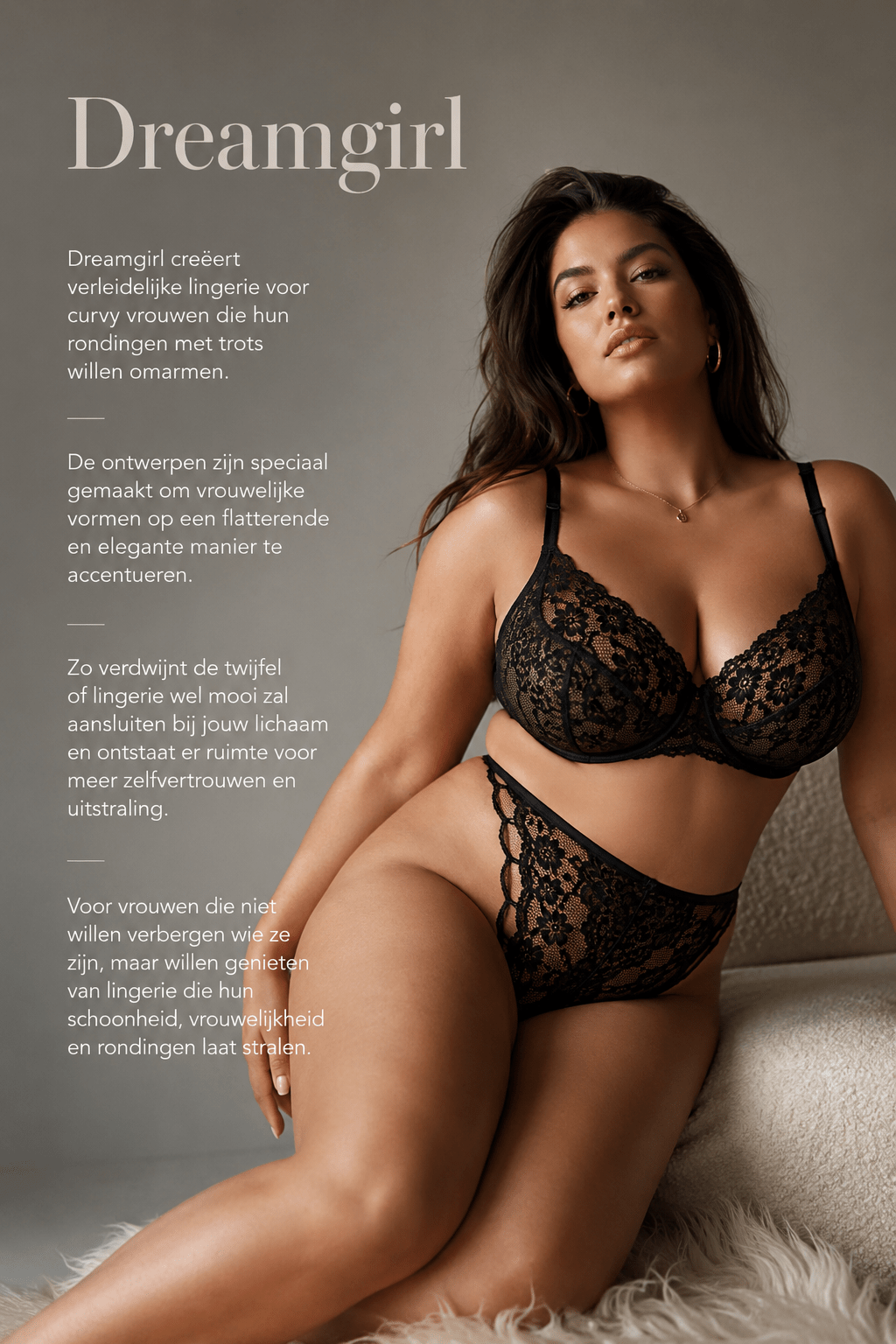 Dreamgirl grote maten lingerie in zwart kant, gedragen door curvy model naast tekst over pasvorm en rondingen