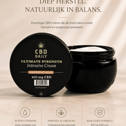 Earthly Body CBD Intensive Cream Grapefruit Mint 142 g in zwarte pot met open crème op beige wellnessdecor.