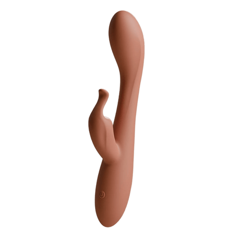 Terracotta Odes Lustra Tarzan vibrator in studio vooraanzicht met lange gebogen schacht en slanke zijarm.