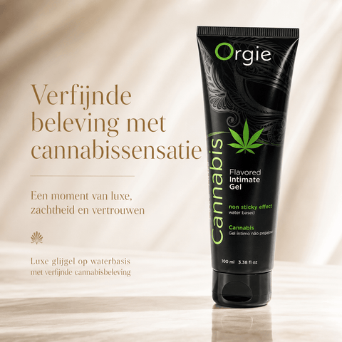 Orgie Cannabis glijgel op waterbasis in zwarte tube, luxe beige campagnebeeld met groene cannabisdetails
