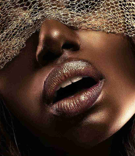 vrouwen lippen, gaas ogen dicht sexy kijkend 